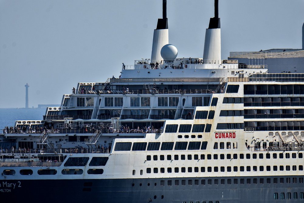  Queen Mary 2 opouští francouzský středomořský přístav Marseille, Francie - 15. června 2023.