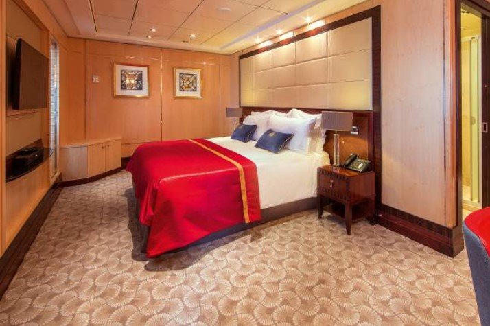 Do top ubytování patří Královské apartmá neboli Royal Suite s rozlohou 74 metrů čtverečních a vlastní zčásti krytou terasou.