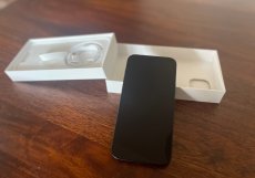 Vlajkovou lodí je nový iPhone s pořadovým číslem 15