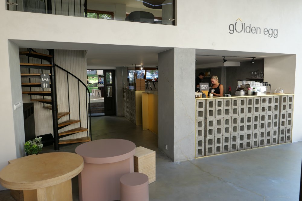 Unikátní interiér navrhla architektka Michaela Horáková a její studio MH Architects.