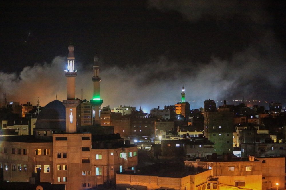 Počet obětí útoku Hamásu na Izrael stále roste, překročil osm stovek