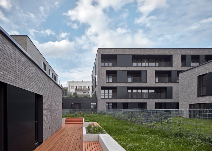 Kuba & Pilař Architekti: Čtyři domy v jednom, Neumannova ulice, Brno.