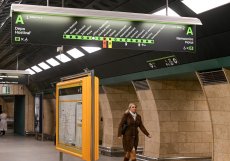 Stanice metra A Jiřího z Poděbrad se po rekonstrukci opět otevřela pro cestující