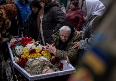 nominace v kategorii Reportáž - Lukáš Kaboň, Deník / Poslední rozloučení s ukrajinským vojákem Mykhailom Reutskiym