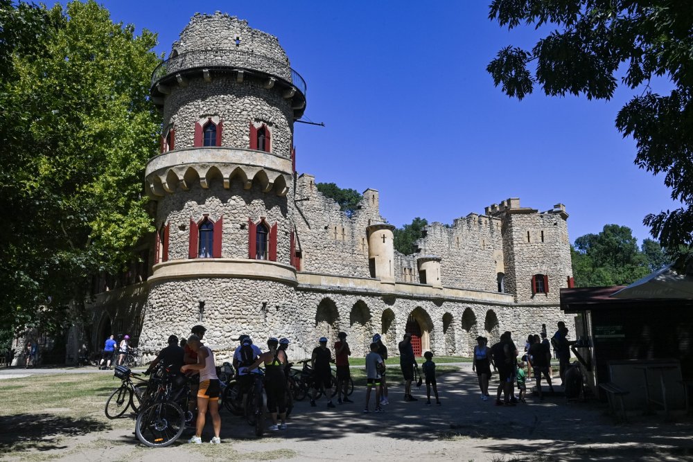 Janův hrad u Lednice na Břeclavsku je také předmětem sporu.