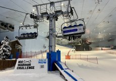 uvnitř nejslavnější zastřešené sjezdovky na světě - Ski Dubai