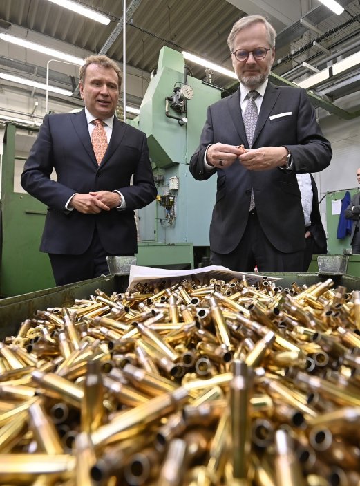 Petr Fiala na návštěvě v továrně na náboje  Sellier & Bellot