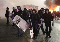 policie a armáda nadále zasahuje v Almaty