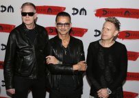 Zakládající člen kapely Depeche Mode Andrew Fletcher (vlevo) zemřel