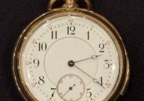 zlaté hodinky pasažéra z potopeného Titanicu