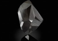 Černý diamant Enigma.