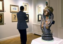 Bronzová plastika Příroda (La Nature) od Alfonse Muchy