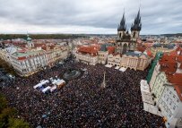 demonstrace Ruce pryč na podporu ČT a ČRo